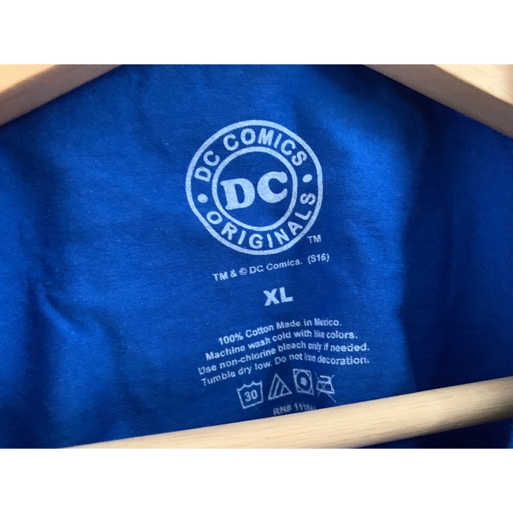 🚫SOLD🚫Superman T-shirt - Picture 5 of 5